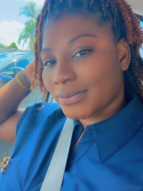 Meet your Posher, Claudine